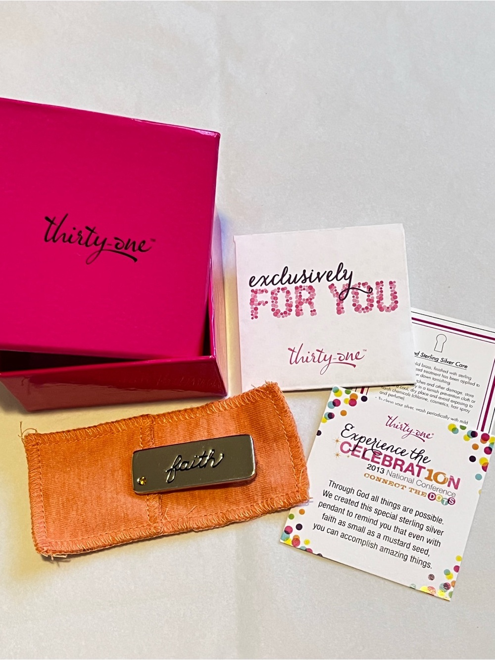 Thirty-One Faith Mustard See Pendant Directors Luncheon NC 2013 with Gift Box